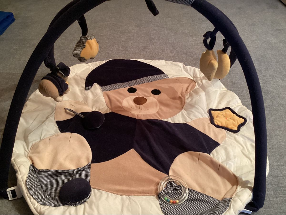 Spielmatte: Baby Spieldecke mit Spielbogen – Gebraucht aus Kirchleerau von Winnie017 1