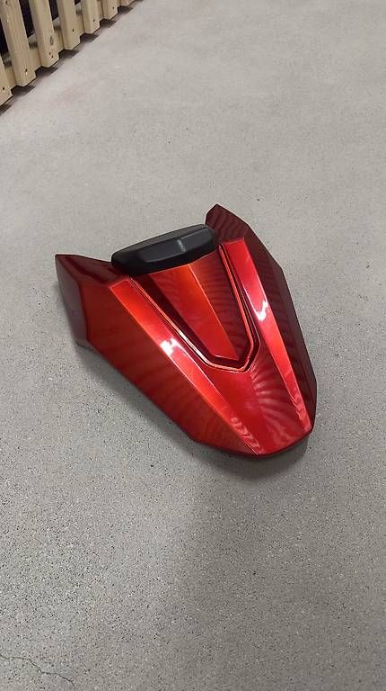 Tutti i ricambio per moto: Honda CBR650R 2021, Soziusabdeckung – Usato da Aarburg venduto da Luis.Zemp 1