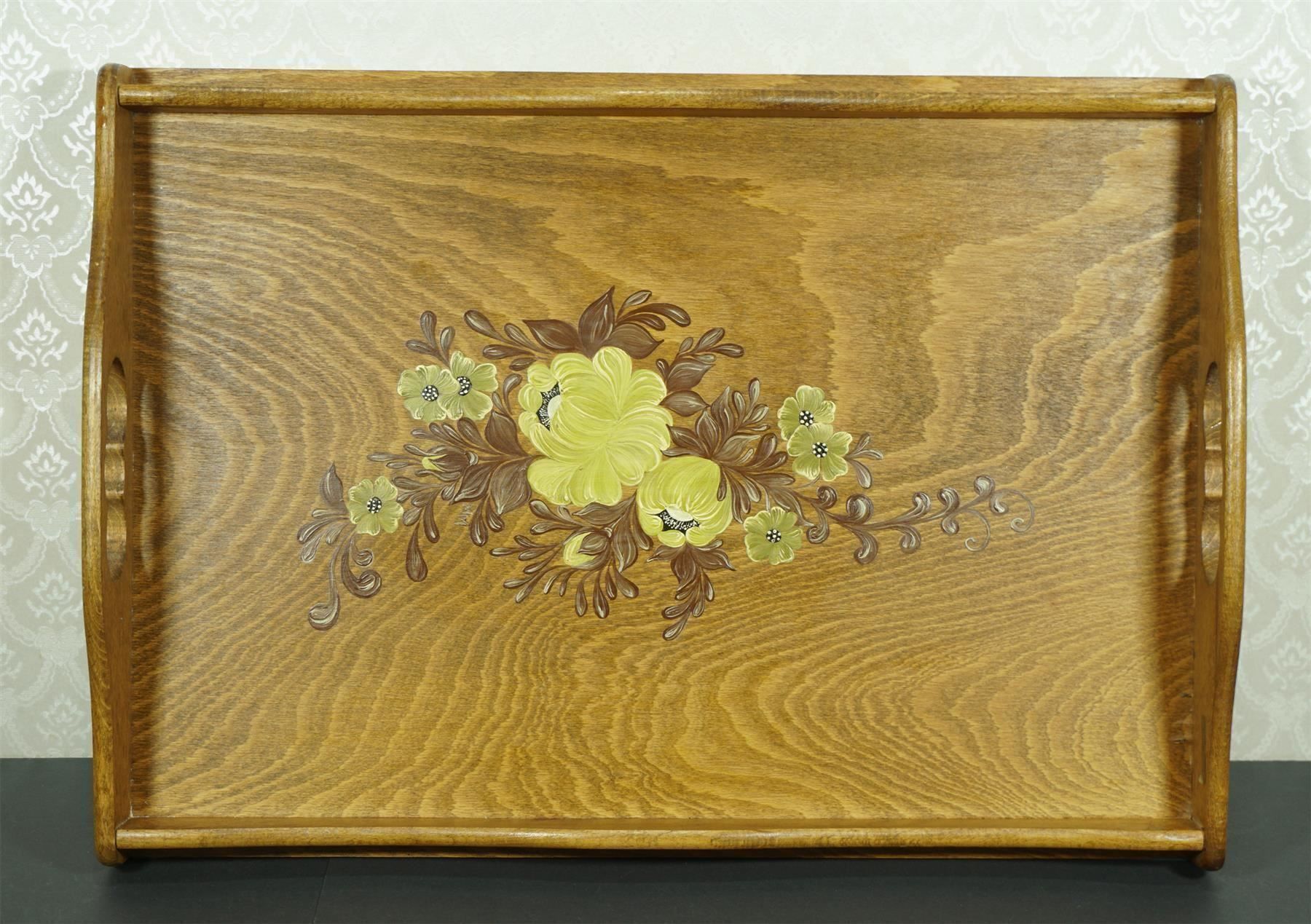 Servierplatten: Serviertablett Holz mit floraler Malerei – Gebraucht aus Meggen von Trouvaillen 2
