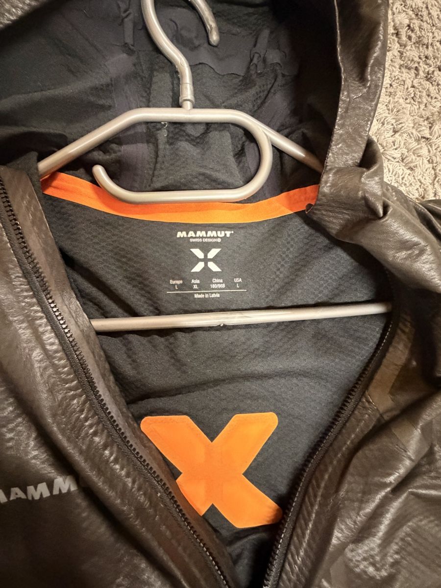 Mammut Giacche: Mammut Eiger Regenjacke – Usato da Dreien venduto da Samynumerouno 1