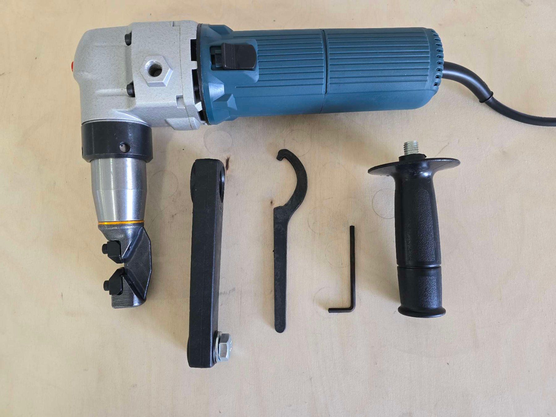 Tutti gli attrezzi: Elektro Blechnibbler 625 W elektrische Blechschere Knabber – Nuovo (secondo la descrizione) da Baar venduto da Werkzeugzentrum 1