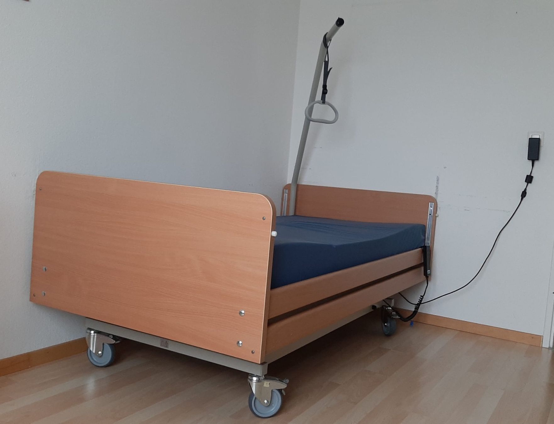 Letti: Pflegebett – Usato da Olten venduto da kat_8tjz