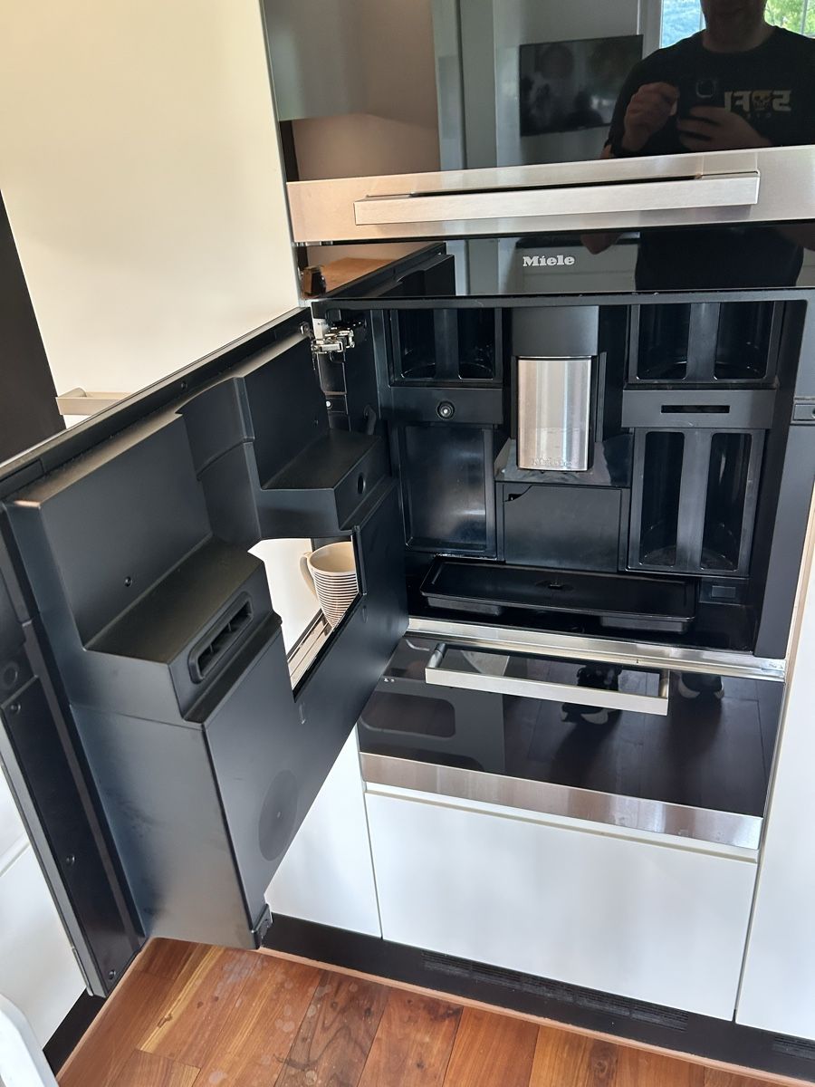 Miele Macchine per caffè & Macchine per espresso: Miele Einbau Kaffeemaschine – Usato da Bühl BE venduto da evomir 2