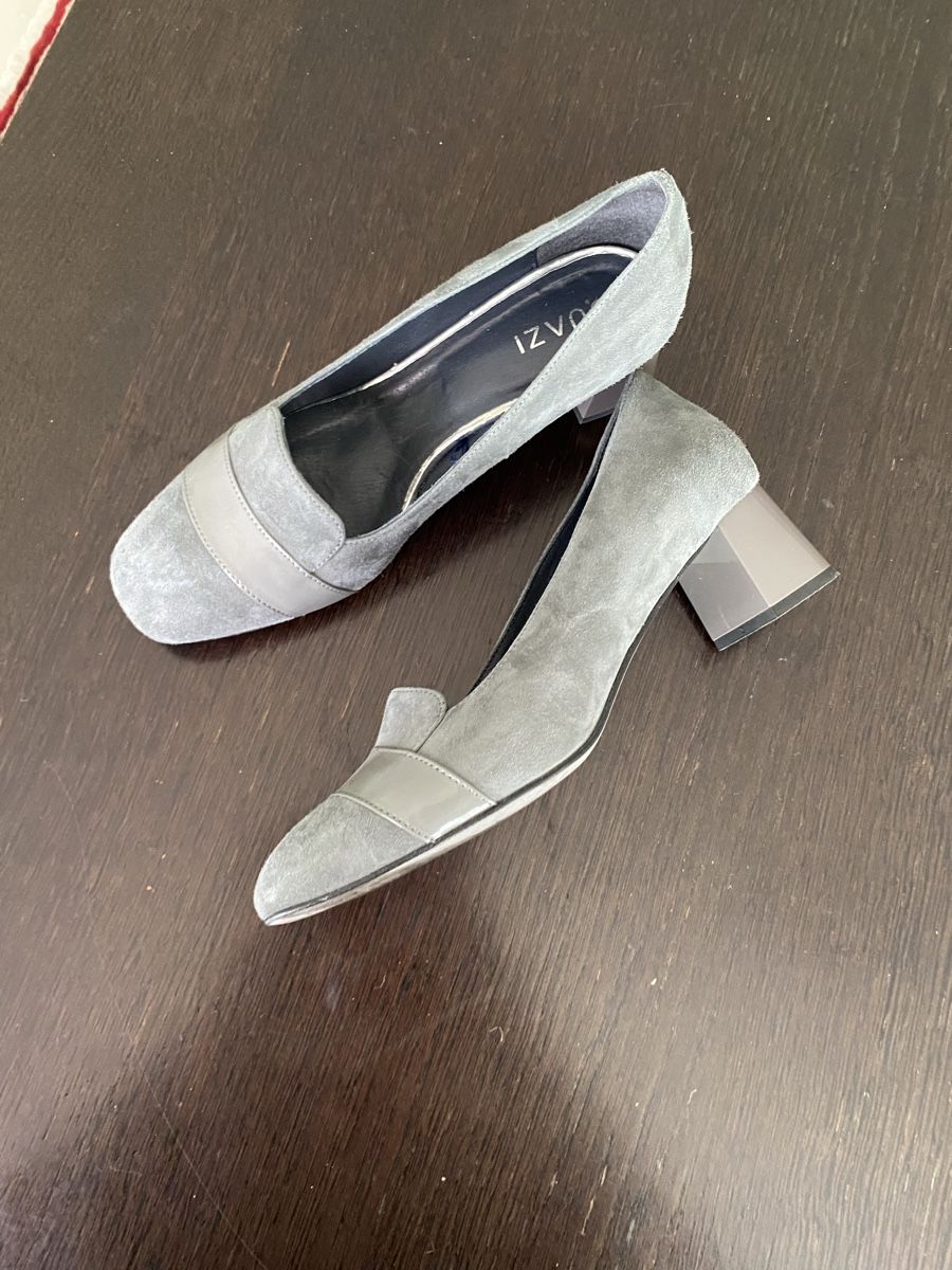 Scarpe da donna: Graue Veloursleder Pumps, Grösse41 41 – Nuovo (secondo la descrizione) da Kreuzlingen venduto da Lukma64 4