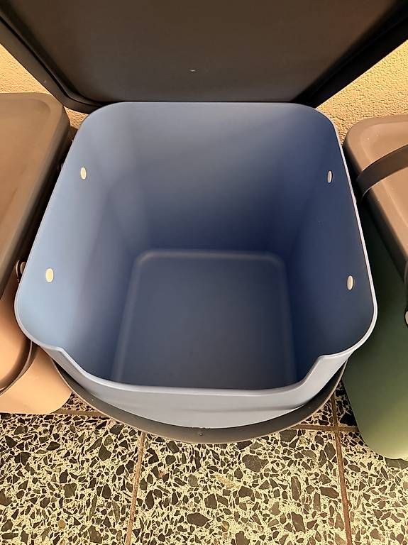 Cestini per rifiuti: Rotho Albula Abfall / Recycling Behälter – Usato da Arlesheim venduto da schoop. 4