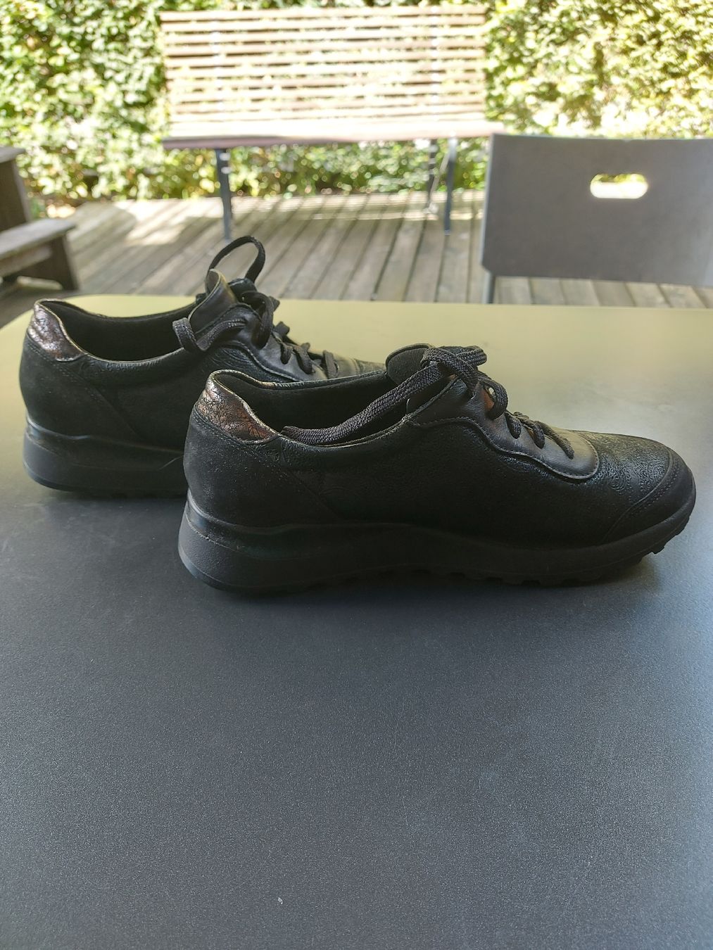 Damenschuhe: schwarze Halbschuhe – Gebraucht aus Sumiswald von FassBar 3