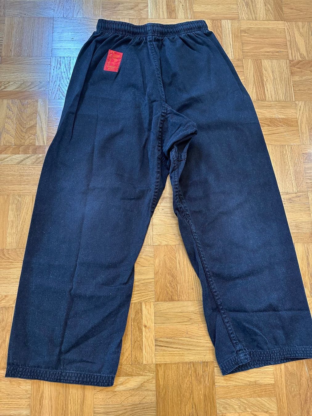 Hosen: Kampfsport KungFu Trainingshose Gr. 140 – Gebraucht aus Winterthur von nelead