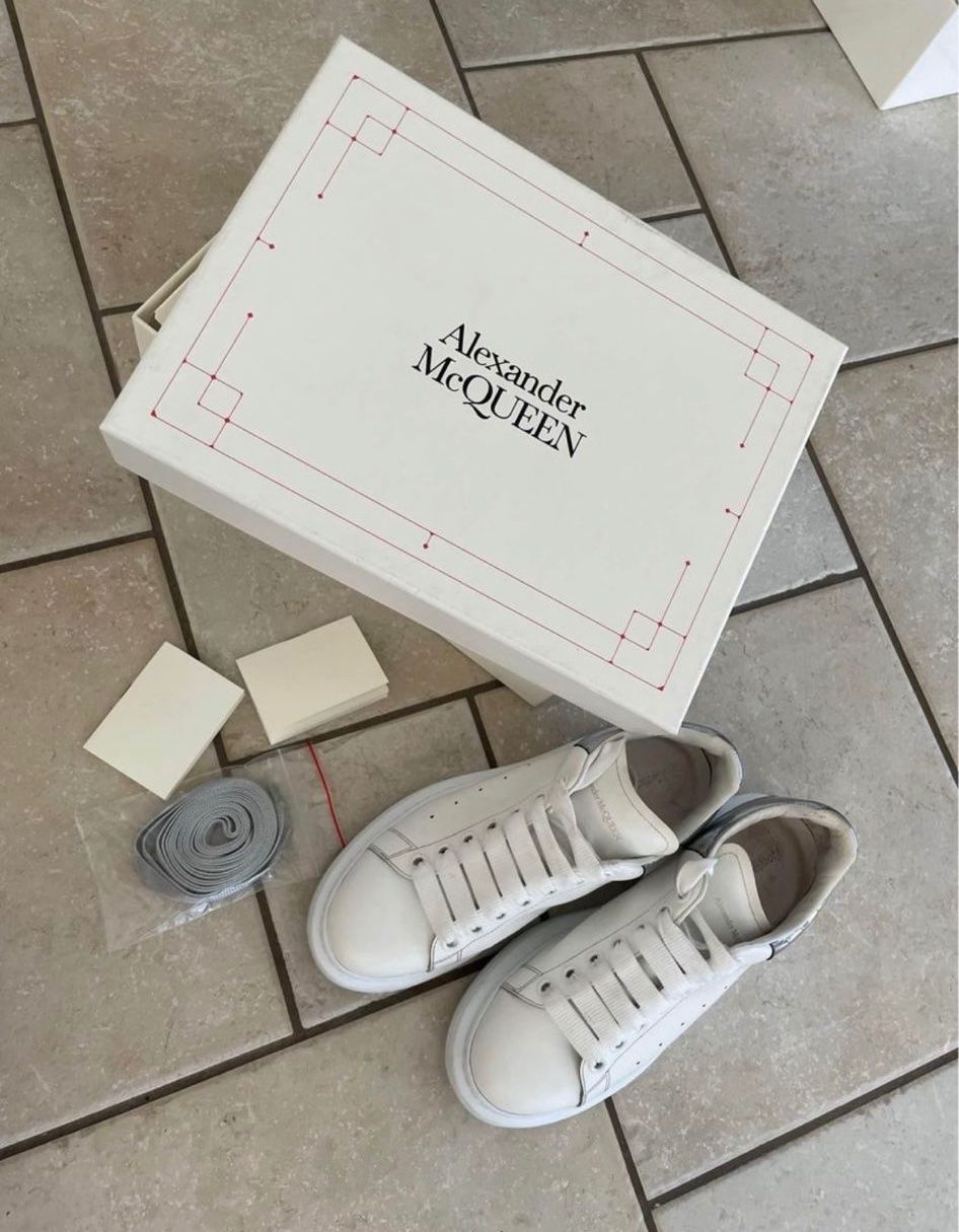 Alexander Mcqueen Scarpe da uomo: Alexander McQueen Sneaker weiss/silber Gr. 38.5 – Usato da Spreitenbach venduto da Webtempel 4