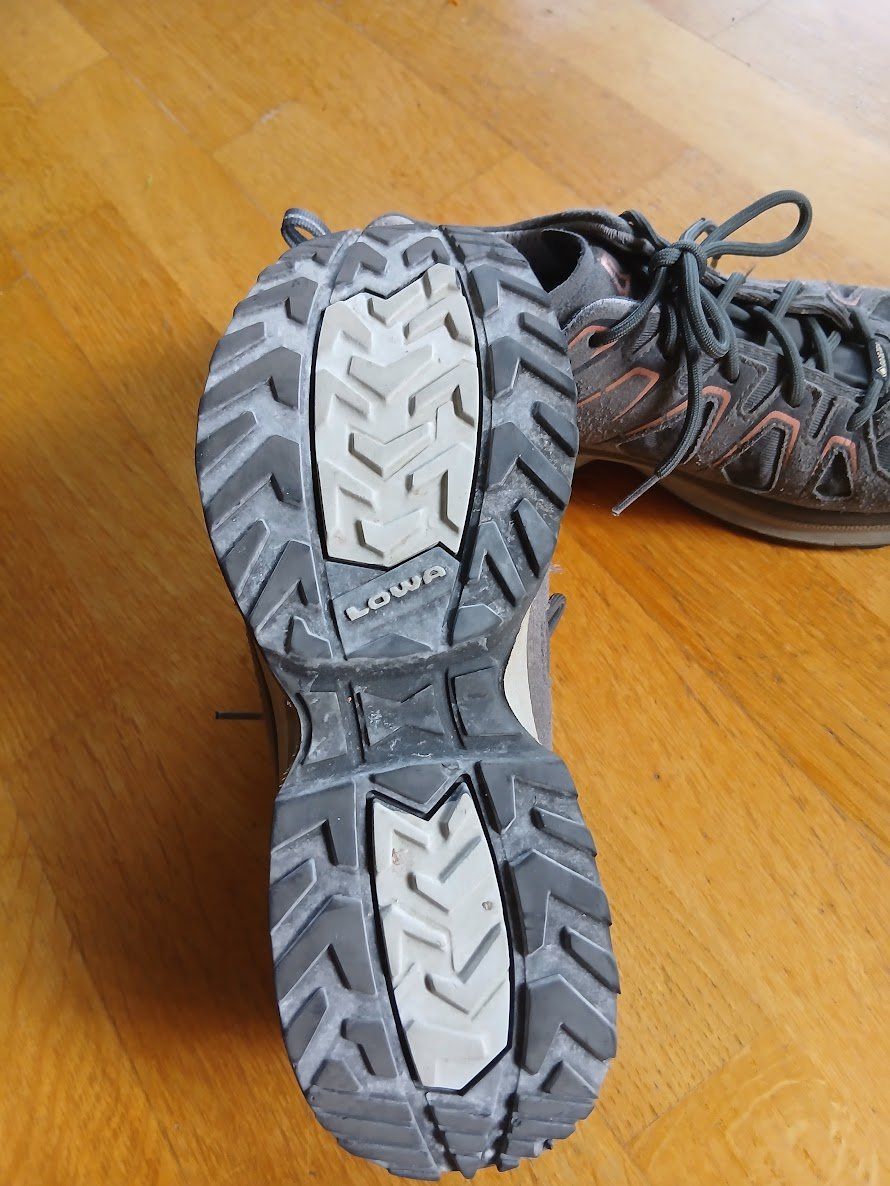 Lowa Scarpe da uomo: Trekkingschuhe Lowa – Usato da Dübendorf venduto da Fip05 2