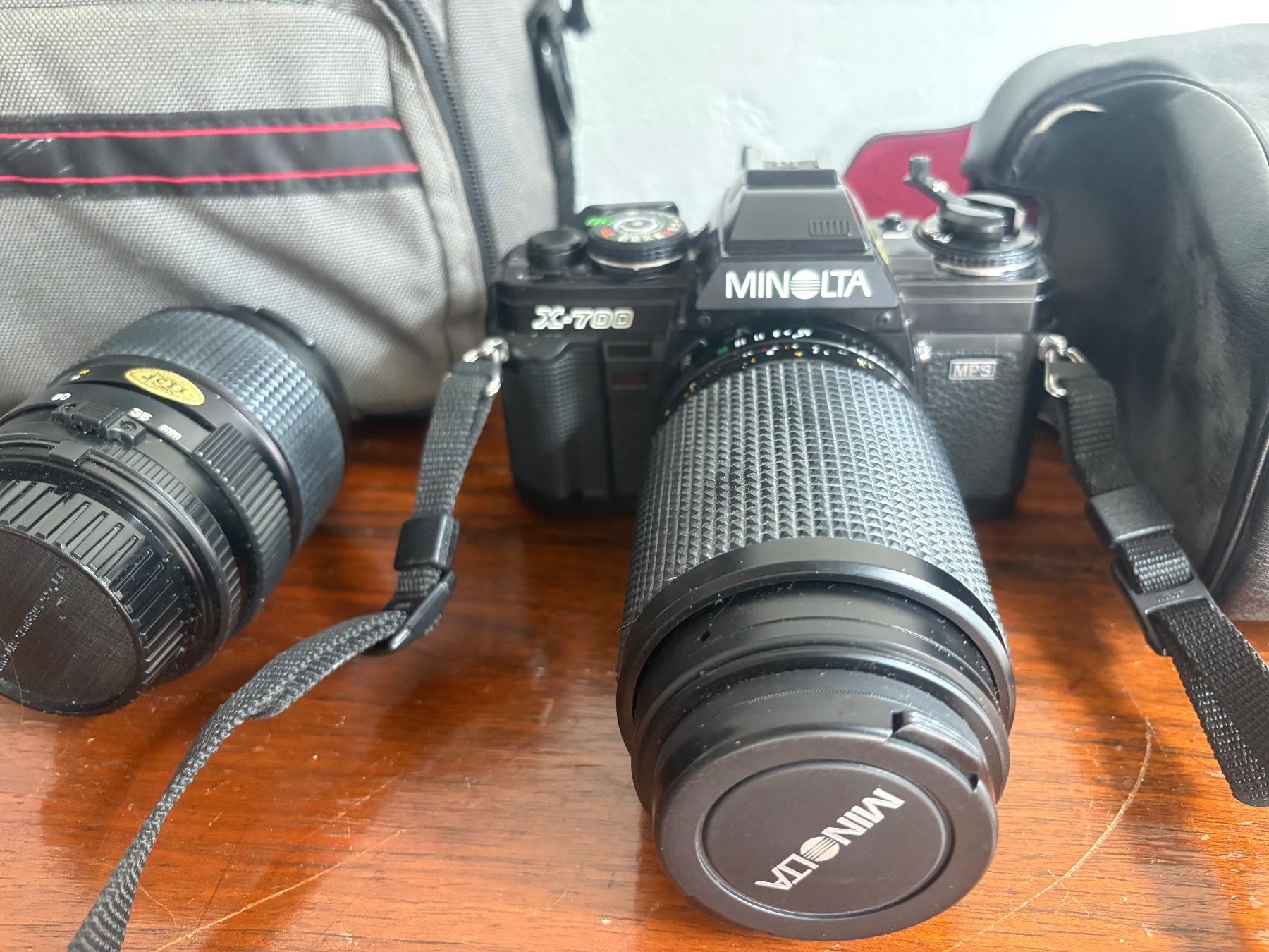 Minolta Appareil photo: Minolta X-700 Spiegelreflexkamera Set mit 2 Objektiven & Tas – D'occasion à Basel par kia_wlc2 4