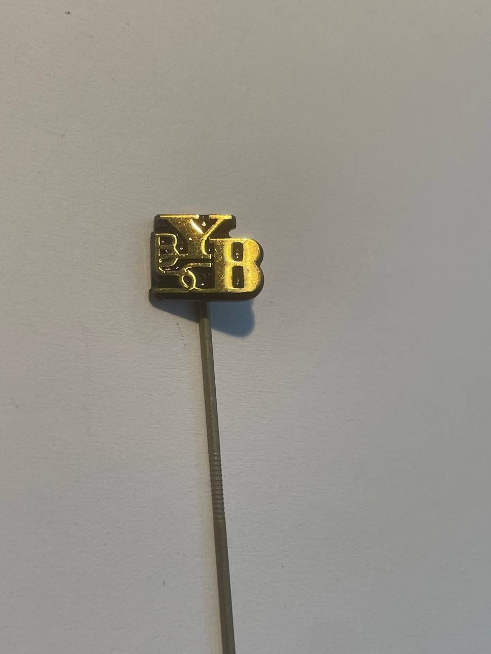 Placchette & Badge: 19. Anstecknadel Young Boys Bern – Usato da Luzern venduto da Irek 1