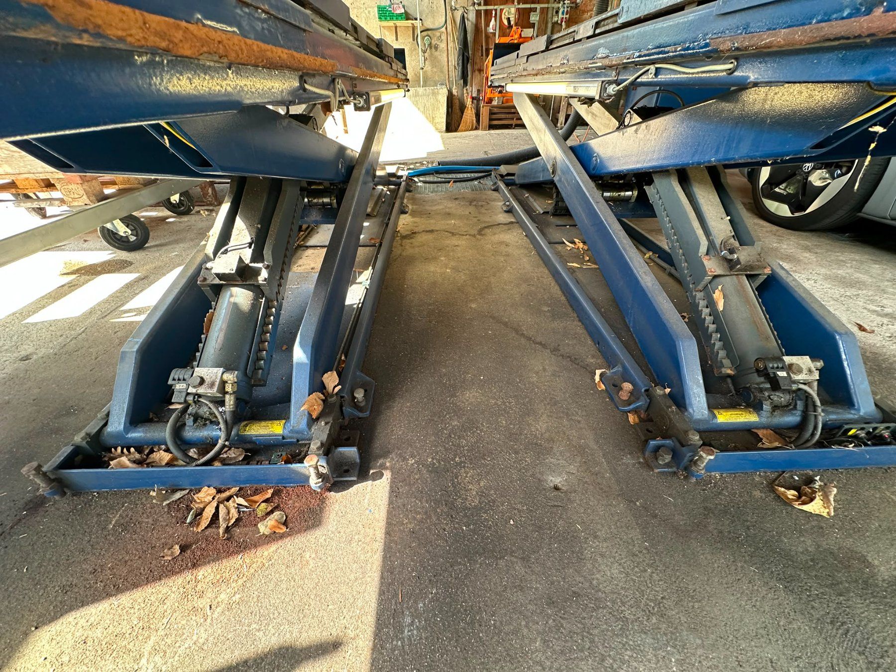 Piattaforme elevatrici & Crick: Scherenhubbühne MAHA gebraucht/ Autolift – Usato da Cham venduto da zan7890 3