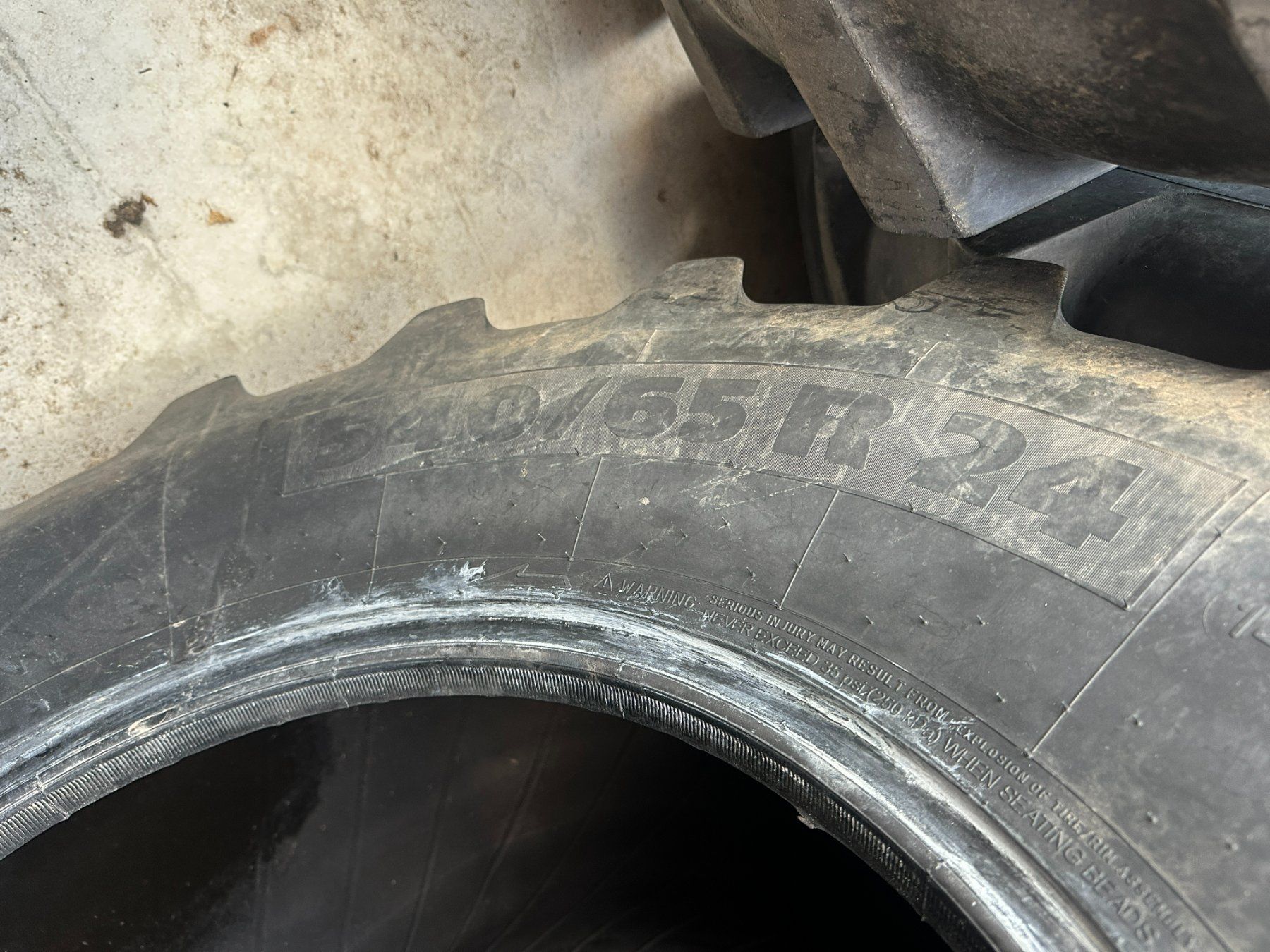 Trattori: pneu 540/65R24 Michelin – Usato da Siblingen venduto da mueller2698 2