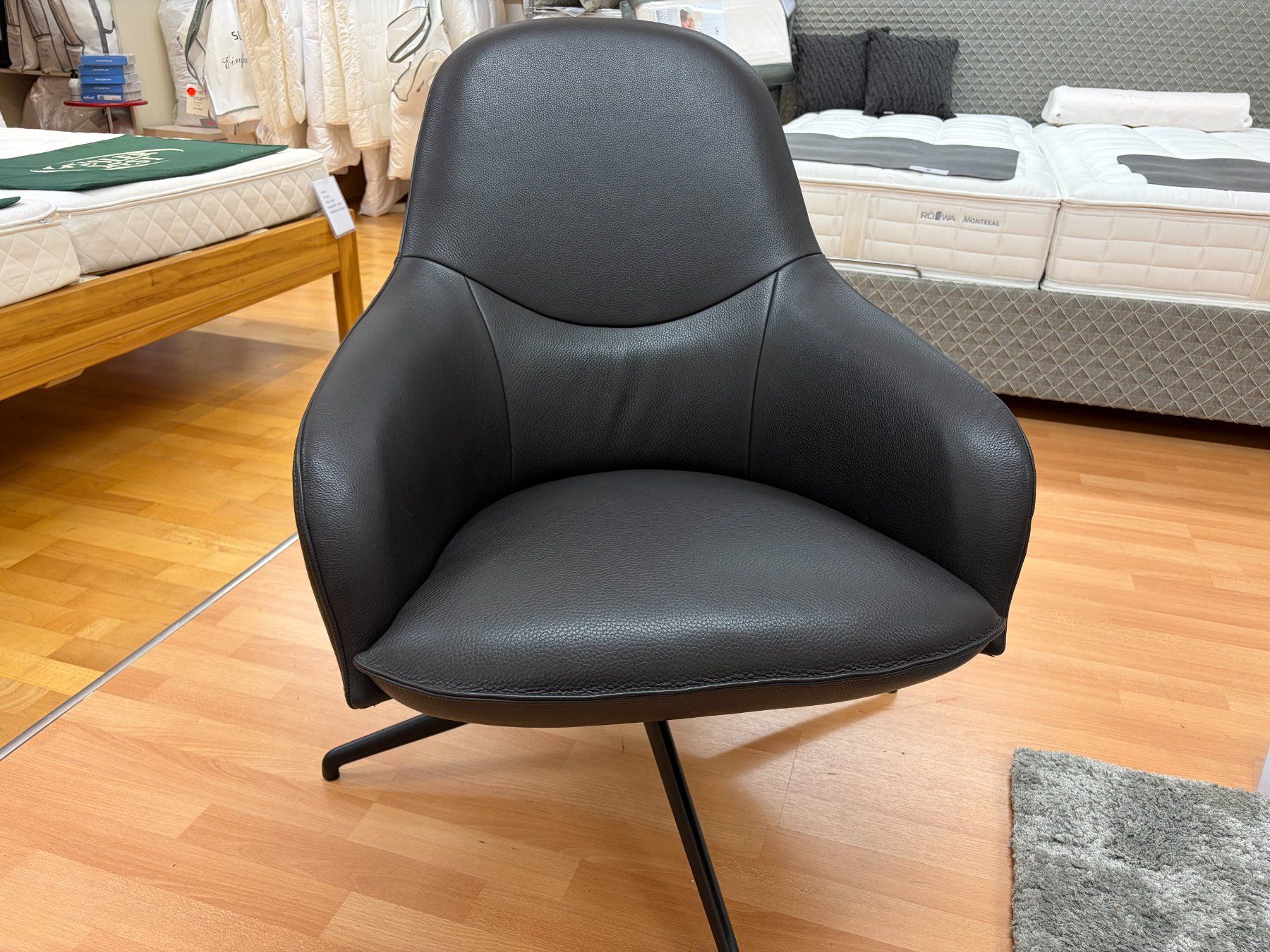 Poltrone: Sessel Lanah von Leolux – Nuovo (secondo la descrizione) da Neuenegg venduto da InterieurAG 2