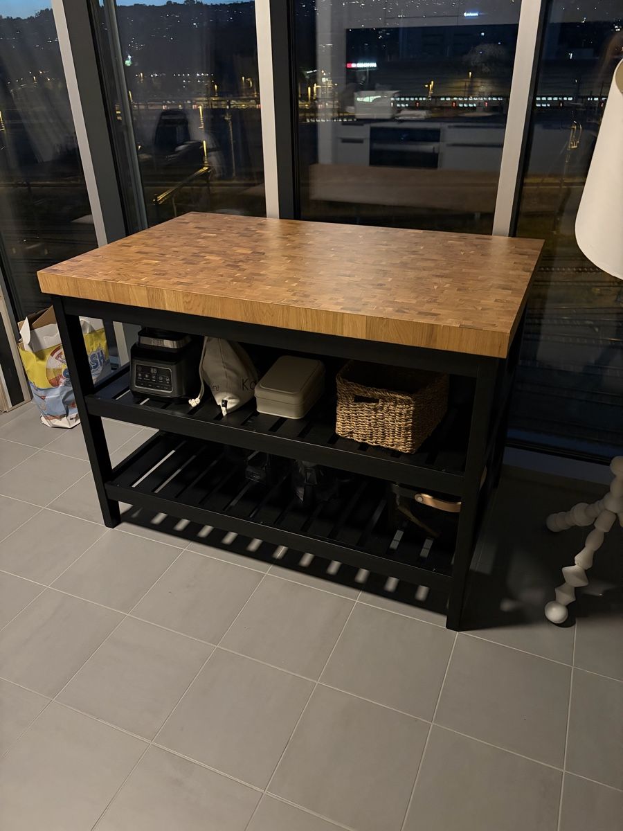 Equipement de magasin & Foires: Ikea Vadholma Kücheninsel – D'occasion à Zürich par Sul0ng