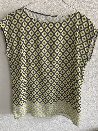 Sommerliche Bluse mit Muster, Grösse L, Top Zustand!