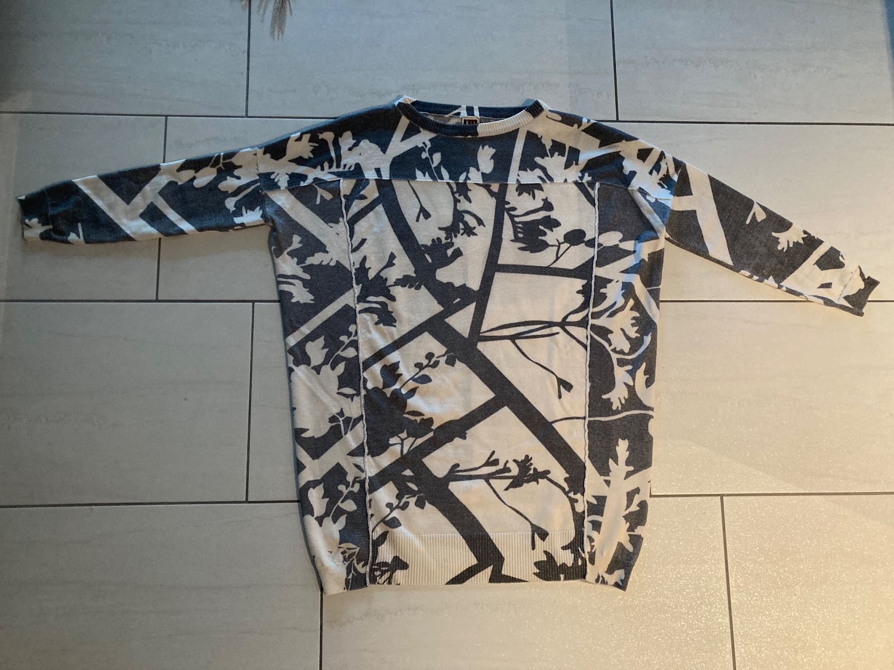 Pullover & Sweatshirts: Oversize : Isola Marras 100% Wollpullover, Gr. M, – Gebraucht aus Stetten AG von Hanya 7