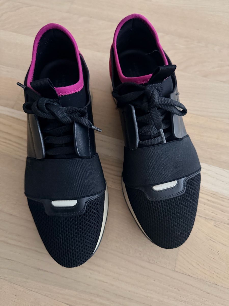 Balenciaga Scarpe da donna: Valencia’s Race runner sneakers  – Usato da Nyon venduto da dar_lck7 5