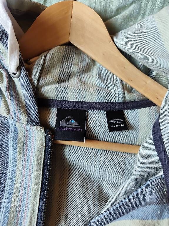 Pullover & Sweatshirts: Quicksilver Sweater – Gebraucht aus Zürich von barbara063 1
