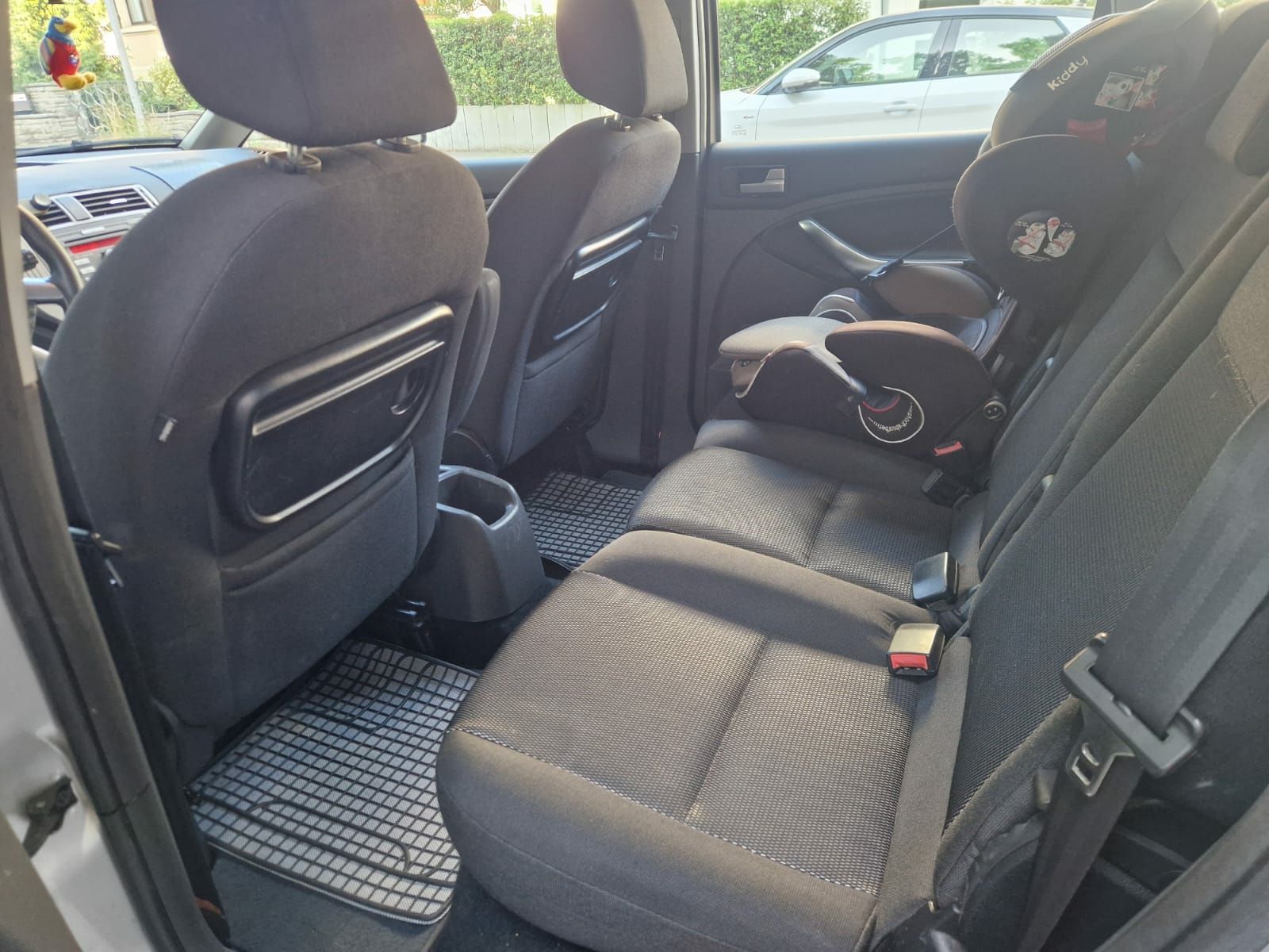 Ford Autos: Ford Focus C-Max 2.0i 16V – Neu (gemäss Beschreibung) aus Zürich von zara34 5