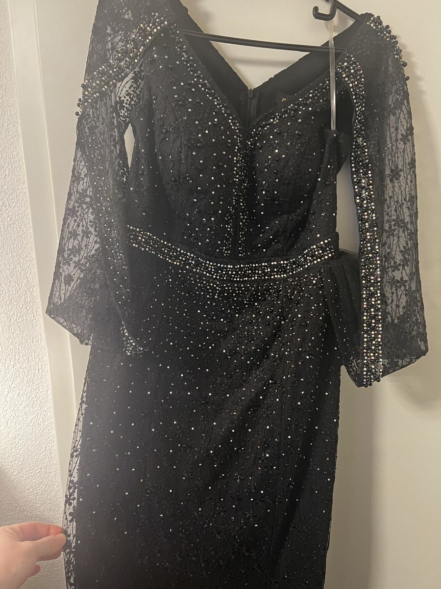 Kleider: Maxi Kleid mit Pailletten – Neu (gemäss Beschreibung) aus Amriswil von AfraEsati1503 1