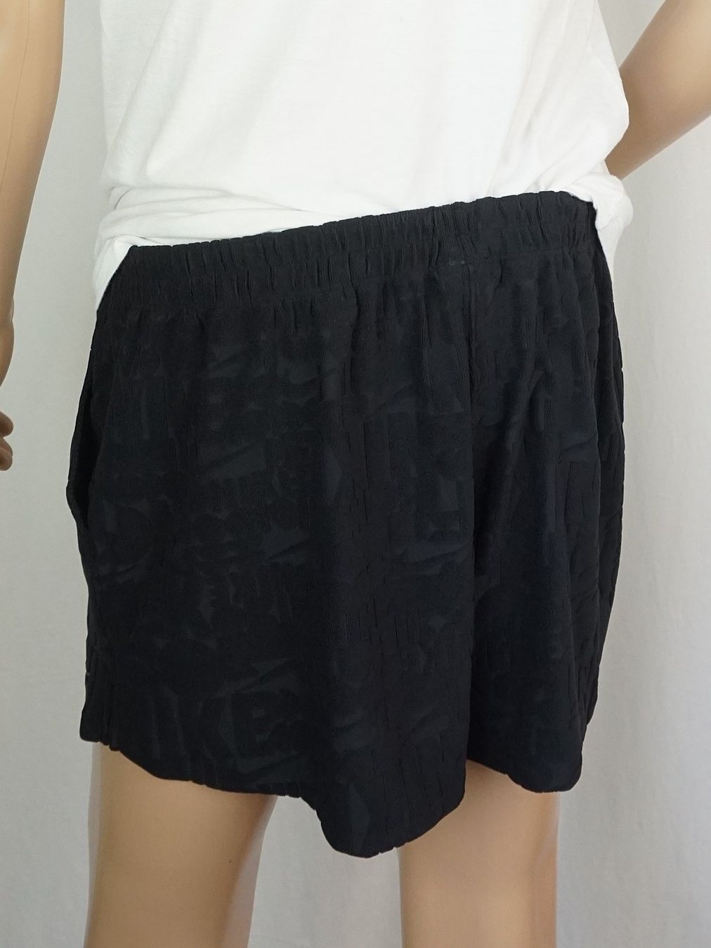 Nike Pantalons: Nike Shorts Gr. XL – Neuf (Voir description) à Pratteln par Restwert_Pratteln 2
