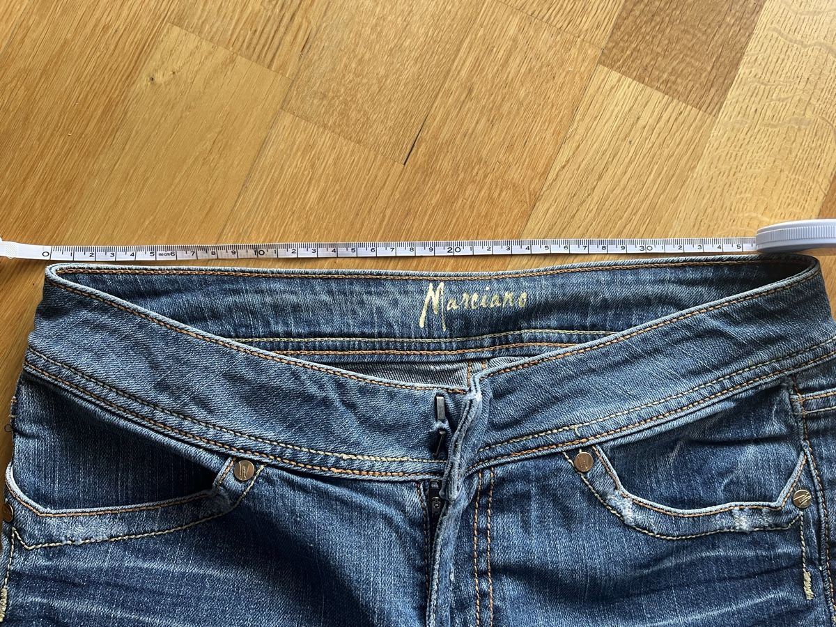 Jeans: Marciano Capri Jeans -Denim Shorts – Usato da Kreuzlingen venduto da Hildah 4