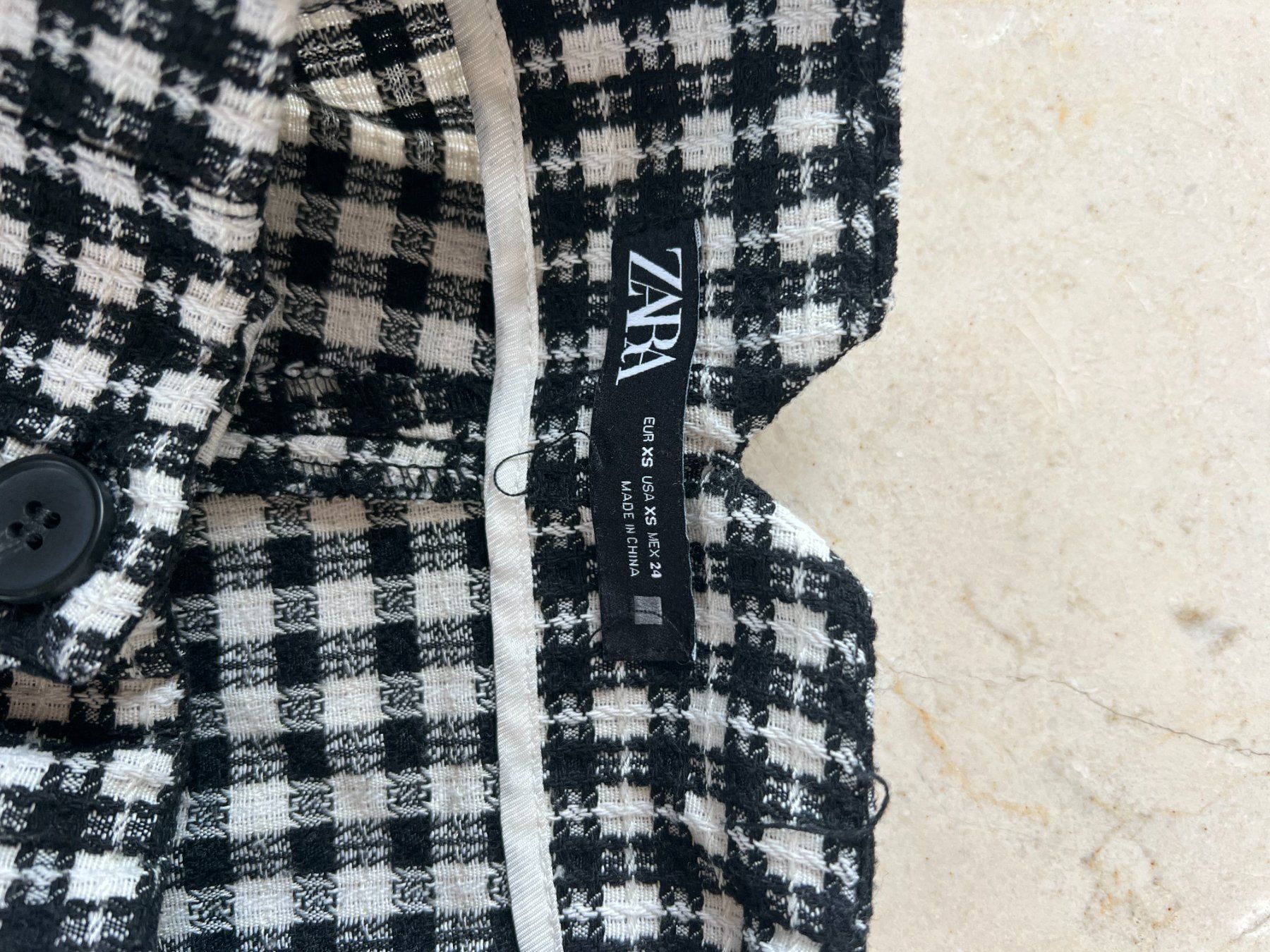 Zara Pantaloni: Mini short taille haute Zara – Usato da Zürich venduto da mps_9cp7 1