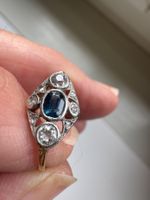 Antiker Ring mit Saphir und Diamanten