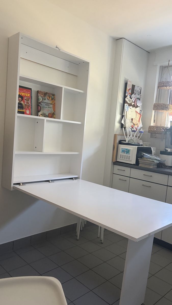 Tables: Wandklapptisch mit Regal – D'occasion à Bern par machadoba