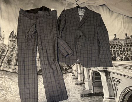 Completo uomo elegante Isaac Dewhirst