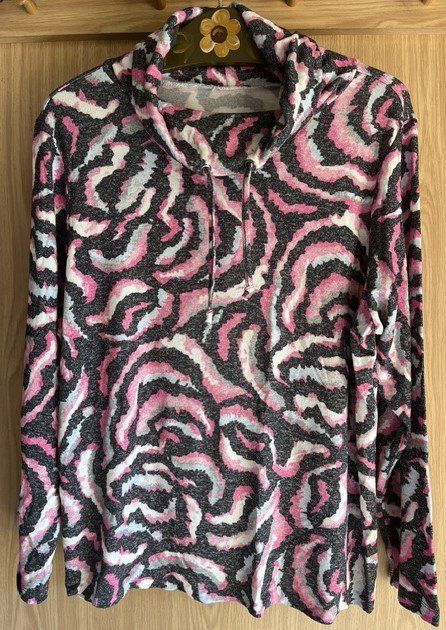 Maglioni & Felpe: Damen Pullover mit Kragen gemustert Grösse 44 gebraucht – Usato da Calfreisen venduto da july_