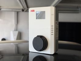ABB Terra AC W22-T-RD-MC-0 (wie neu)