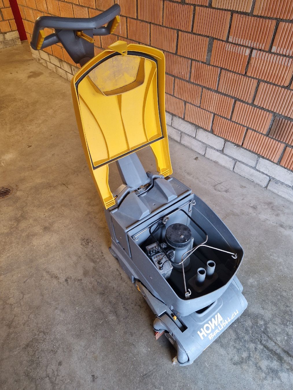 Toutes les machines: Boderreinigungsmaschine – D'occasion à Niederscherli par Huski250 3