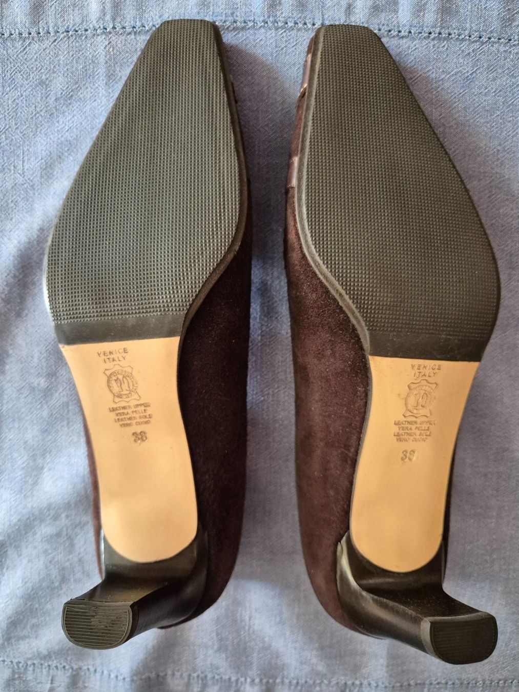 Damenschuhe: Escarpins dames, T 38, cuir daim, couleur chocolat – Neu (gemäss Beschreibung) aus La Tour-de-Peilz von PasciSwiss 5