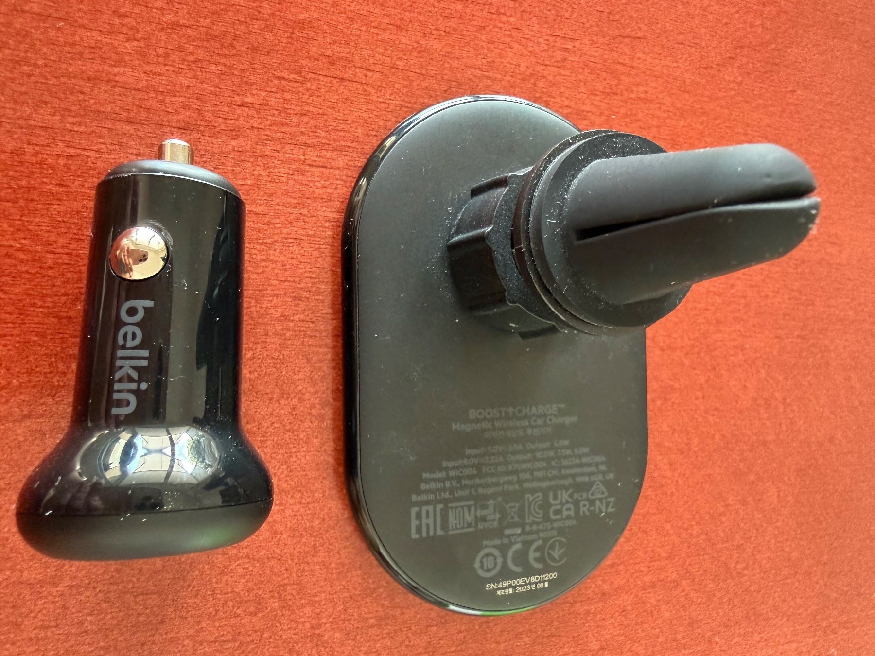 Belkin Supporti a parete: Belkin MagSafe Auto-Ladegerät iPhone mit Halterung – Usato da Uitikon Waldegg venduto da Cbreezer1 1