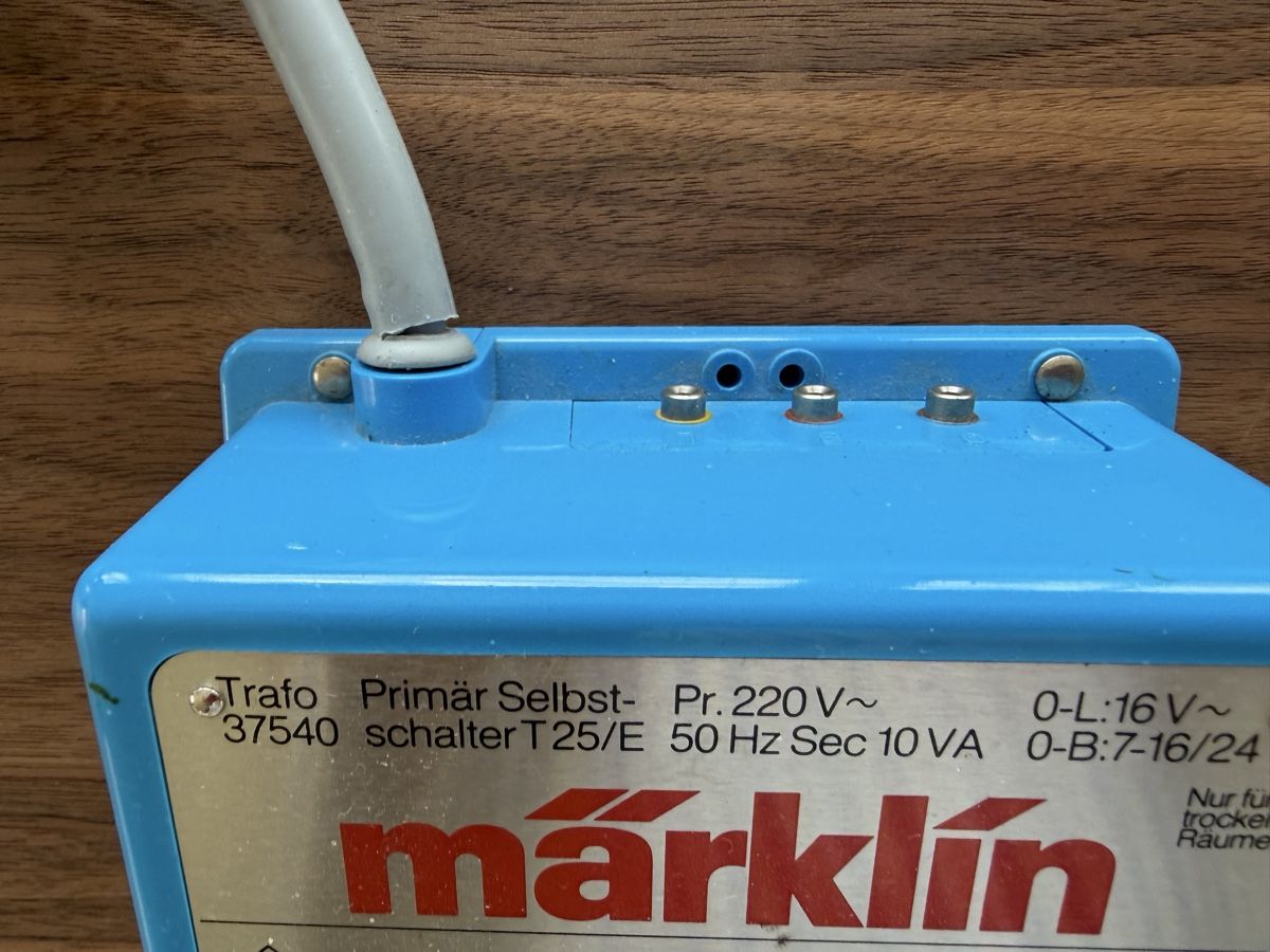 Märklin Modellini di ferrovie: Märklin 37540 Transformator 10 VA – Usato da Lupsingen venduto da New-Haven 1