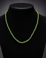 Collier en perles vertes facettées – Fermoir argent 925