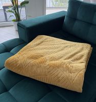 Wohndecke senfgelb / ocker mit Blattmuster weich neu