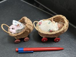Mini-Puppenwagen mit Püppchen