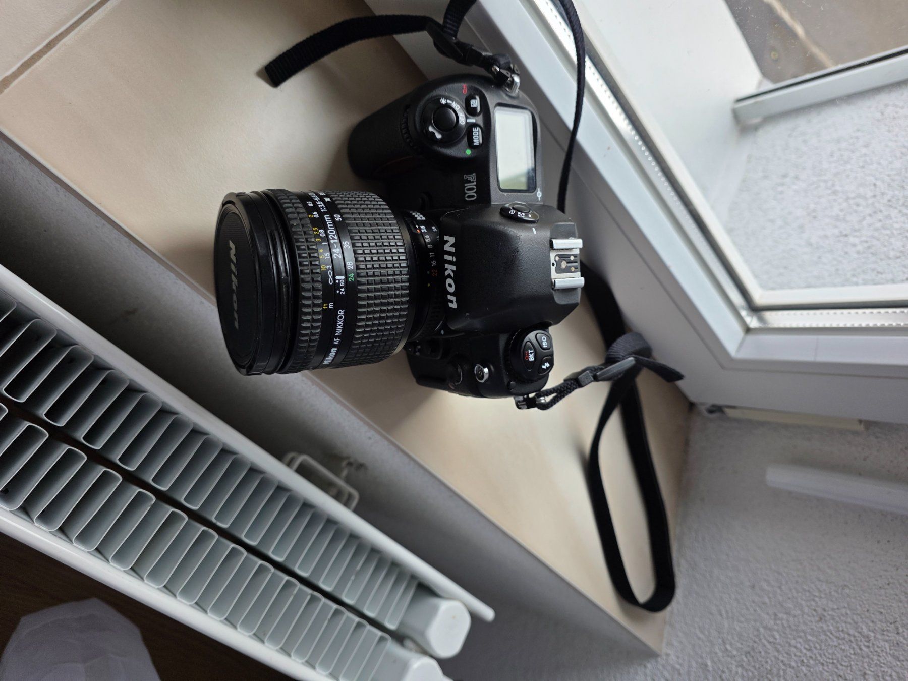 Nikon Fotocamera: Nikon f 100 – Usato da Göschenen venduto da Svjaciar 3