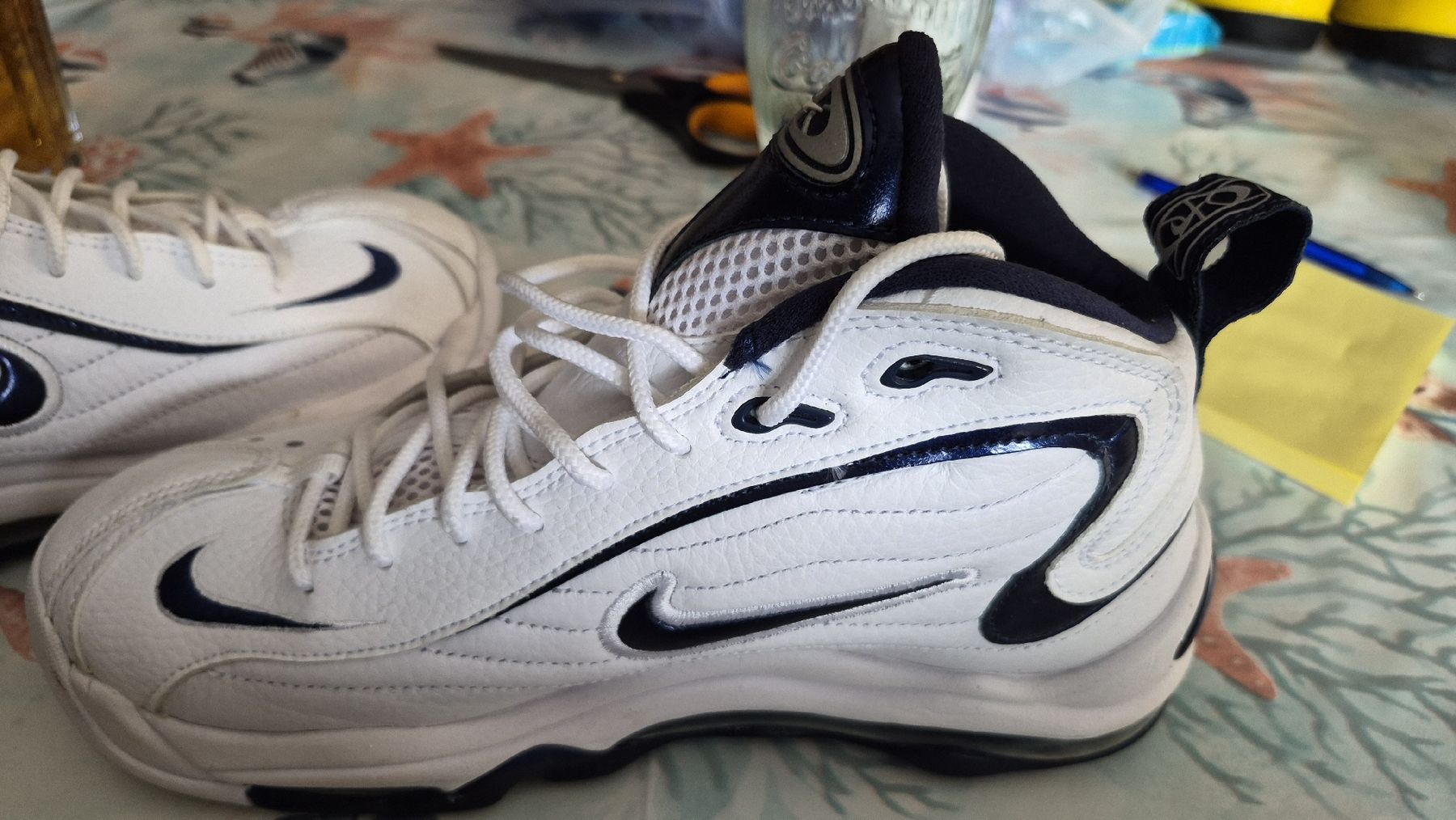 Nike Chaussures hommes: Baskets Nike air total midnight taille 41 – D'occasion à Massonnens par Switzerlandtruck23 2
