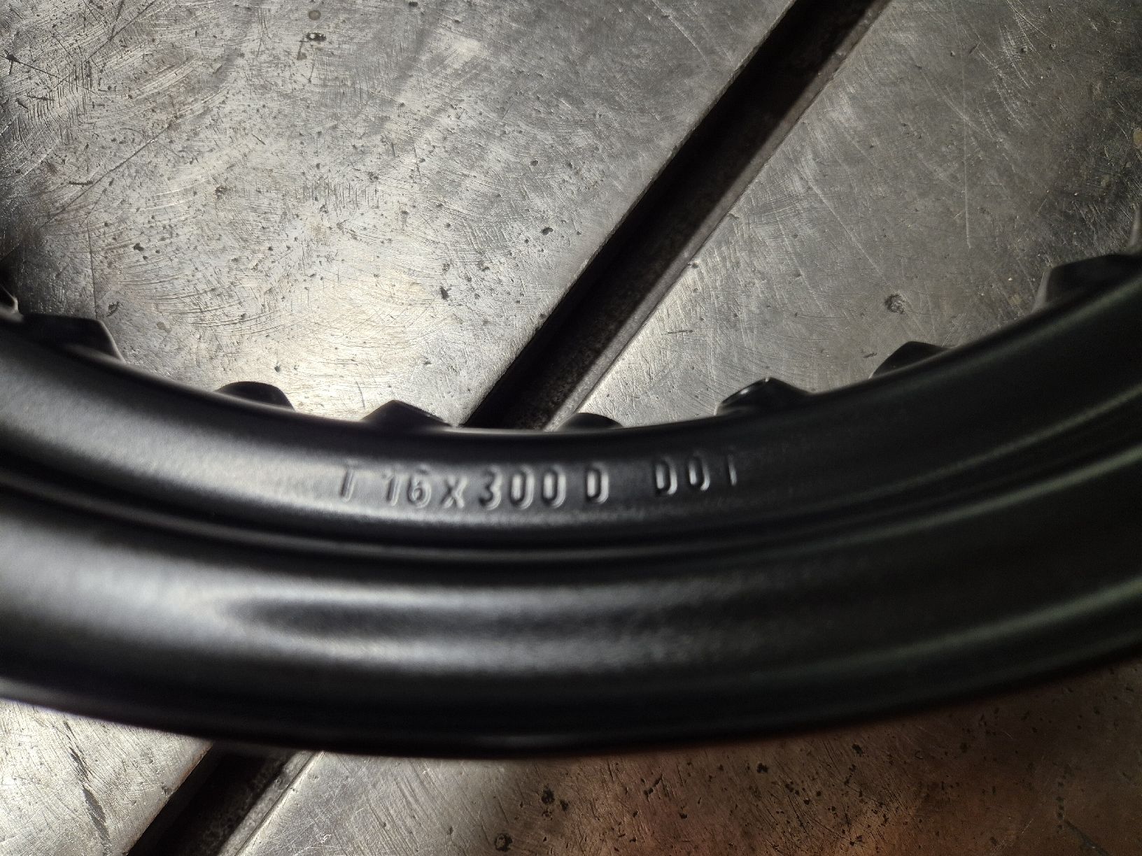 Harley-Davidson Cerchioni: Jante Harley-Davidson 16 pouces – Usato da Le Locle venduto da CHEGUA 4