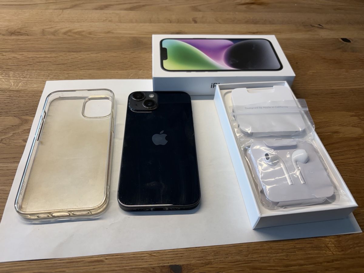 Apple Telefoni cellulari / Smartphones: Apple iPhone 14 schwarz 128 GB – Usato da Schlattingen venduto da Natel15