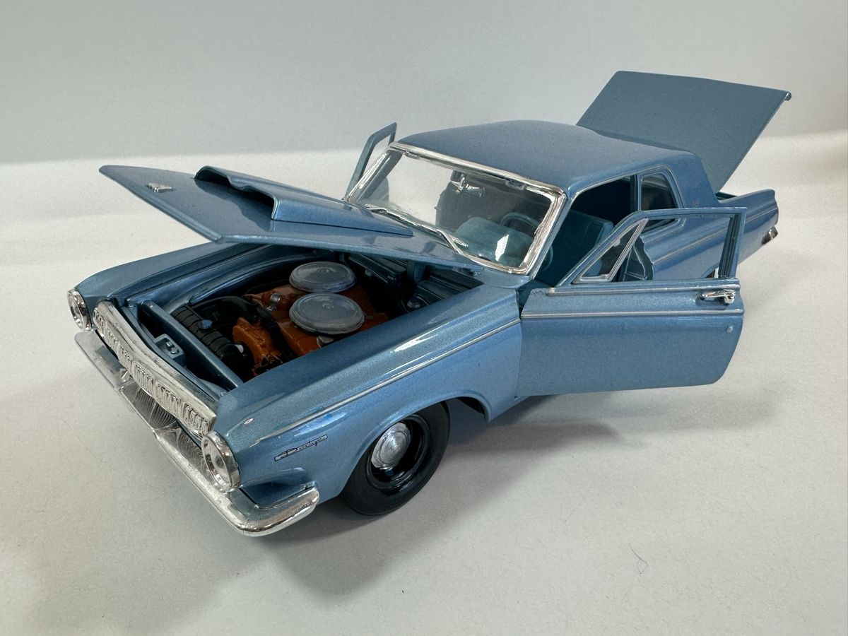 Maisto Modellini d'auto: 1963 Dodge 330 1:18, hellblau, MAISTO – Usato da Zofingen venduto da rf9_x2xt 8