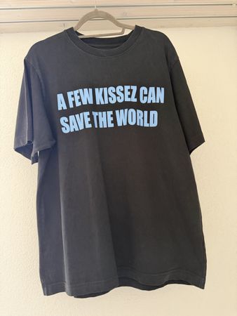 Kissez T-Shirt