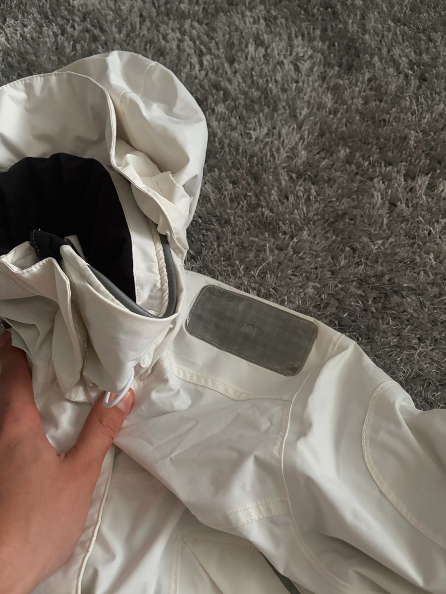 Helly Hansen Jacken: Helly Hansen Jacket M Waterproof Windproof – Gebraucht aus Brislach von edu_t6pq 9