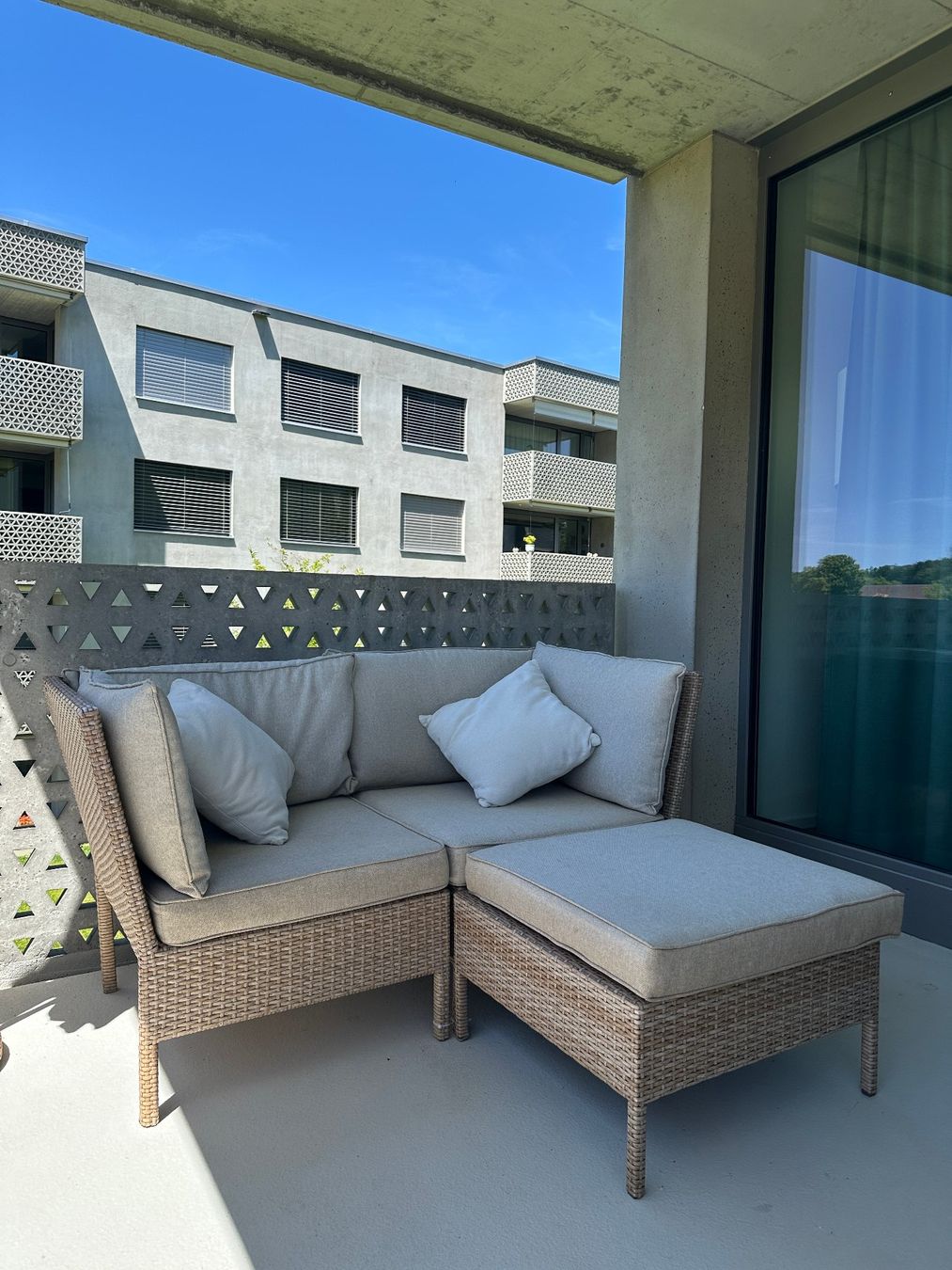 Poltrone: Lounge / Balkonset Rattan mit Tisch – Usato da Niederwangen BE venduto da Faebster89 1