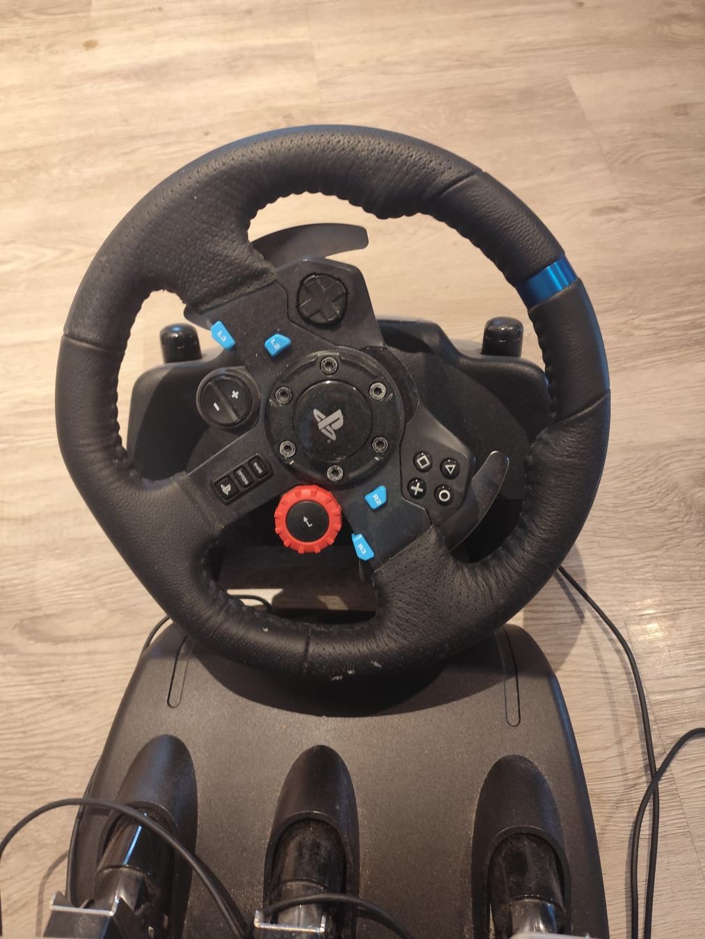 Logitech Konsolen: Logitech G29 Lenkrad mit Pedalen gebraucht – Gebraucht aus degersheim von mutti1 1