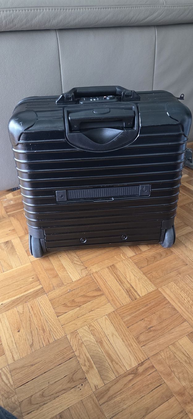 Rimowa Reisekoffer: Rimowa Rollkoffer – Gebraucht aus Basel von RekaR 1